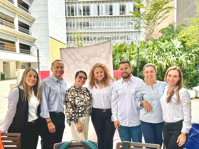 Colpensiones's tweet photo. 📸 #AEstaHora participamos en el IX Congreso Latinoamericano y del Caribe @ACGG_CO, #COMLAT. En apertura del Congreso se presentó la gestión que ha realizado la entidad con el Modelo de Bienestar para las personas mayores en 🇨🇴 y resultados de la investigación en #SilverEconomía. https://t.co/Kpl3DvVx5o