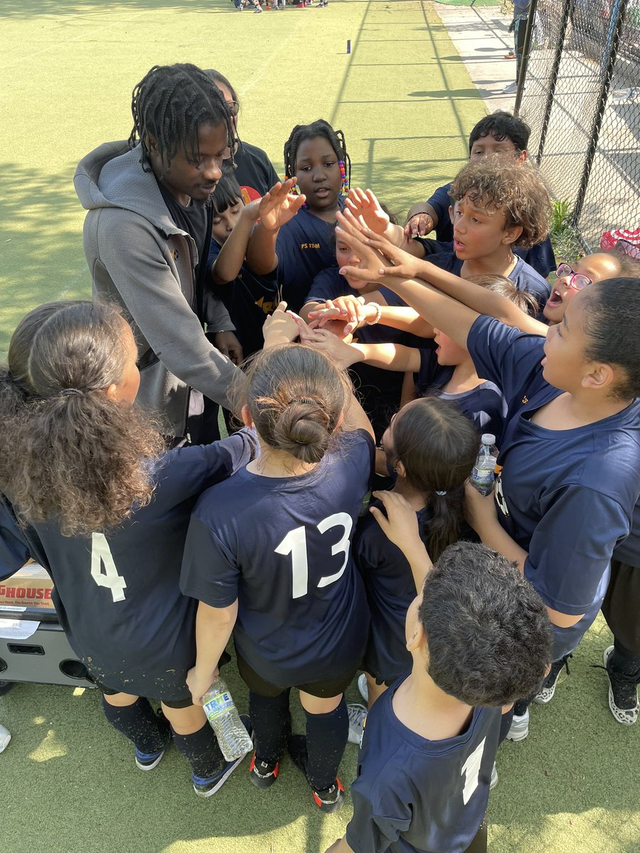 PS134NYCDOE's tweet image. PS 134 Sharks had a fantastic game versus @STARAcademyPS63. Both teams showed support for each other and the game.