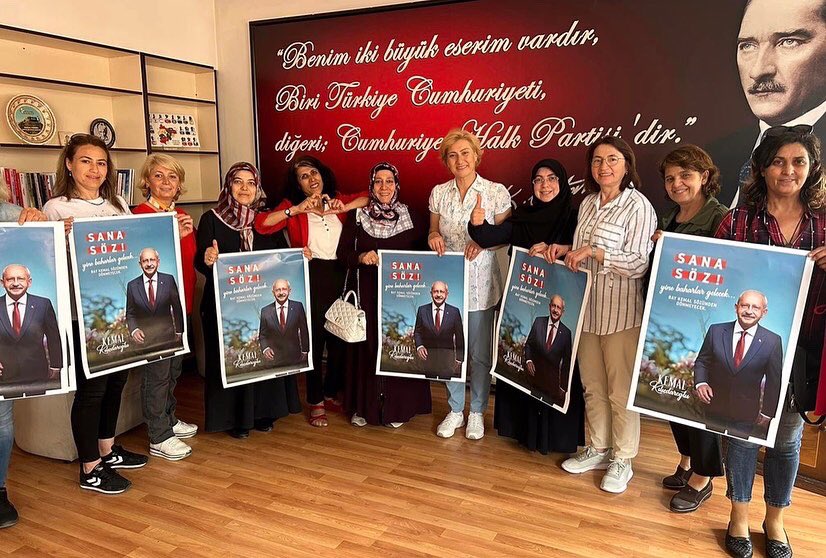 Seçim çalışmalarında emeklerini ve desteklerini esirgemeyen Saadet Partisi’nin değerli Kadın Kolları İl Başkanı Fatma Kara ve İlçe Kadın Kolları Başkanlarına nazik ziyaretleri için çok teşekkür ediyorum. <a href="/CHPKadinKolu/">CHP Kadın</a> <a href="/herkesicinCHP/">CHP 🇹🇷</a>