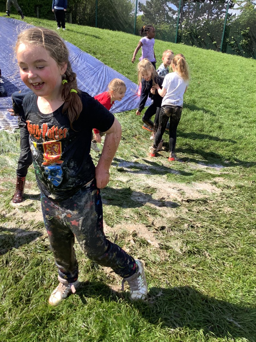 P2atCanalView's tweet photo. What a week so far! Tough Mudder one day, and preparing and eating our very own smoothies the next🍌🍍🥝! We also loved visiting the school farm, where we got to help water the plants. Ask us what has been our favourite 🌱🌾! #CVHealthWeek23 #OnlyAtCanalView https://t.co/AH9vJuObiM