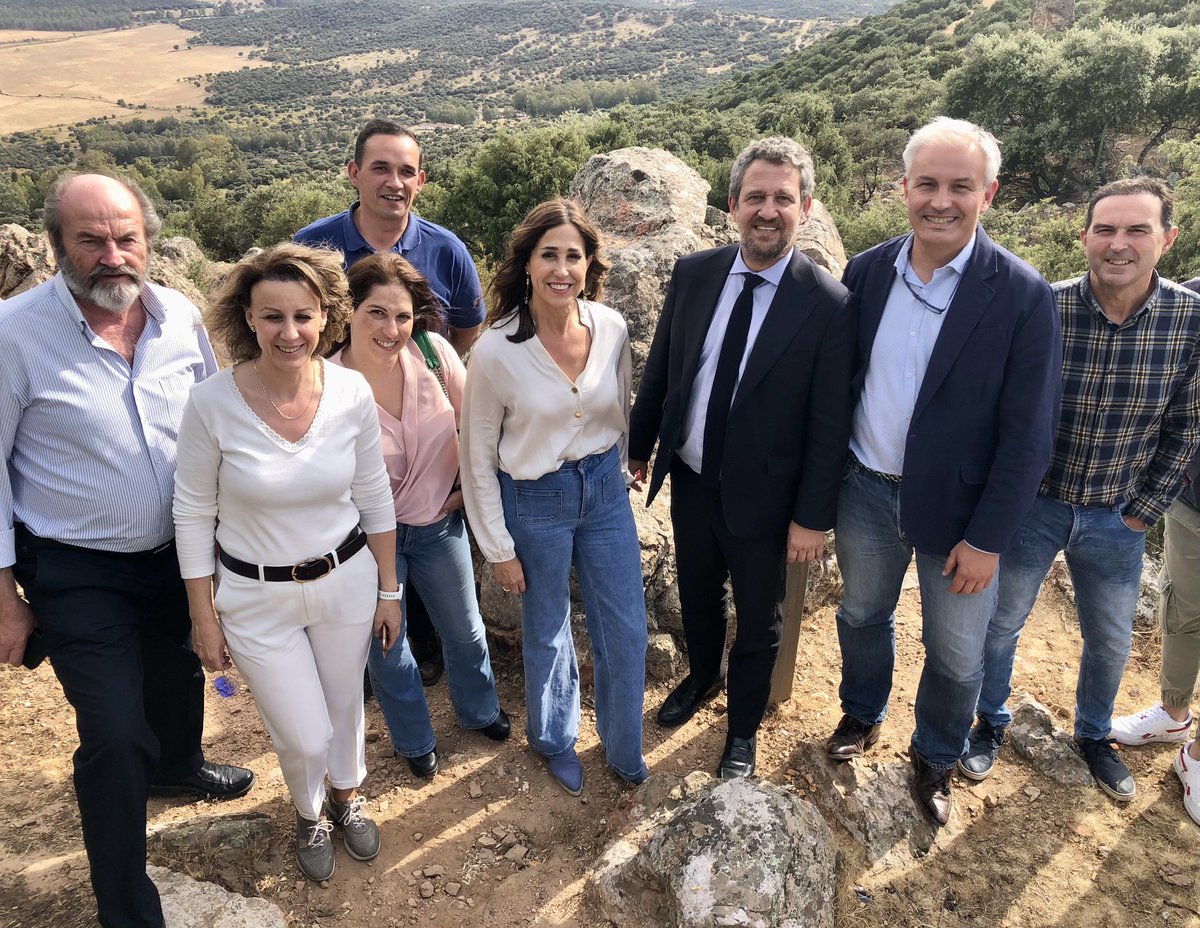 rosaromerocr's tweet photo. Gracias a @jaimedeolano por su interés en conocer las inquietudes de #Almadén y las ilusionantes propuestas de la candidata a la alcaldía @RJurado_Almaden
Los diputados del @GPPopular reclamamos el impulso de #MAYASA y la Dehesa de Castilseras para reactivar la economía comarcal https://t.co/X7L0qOuFQu