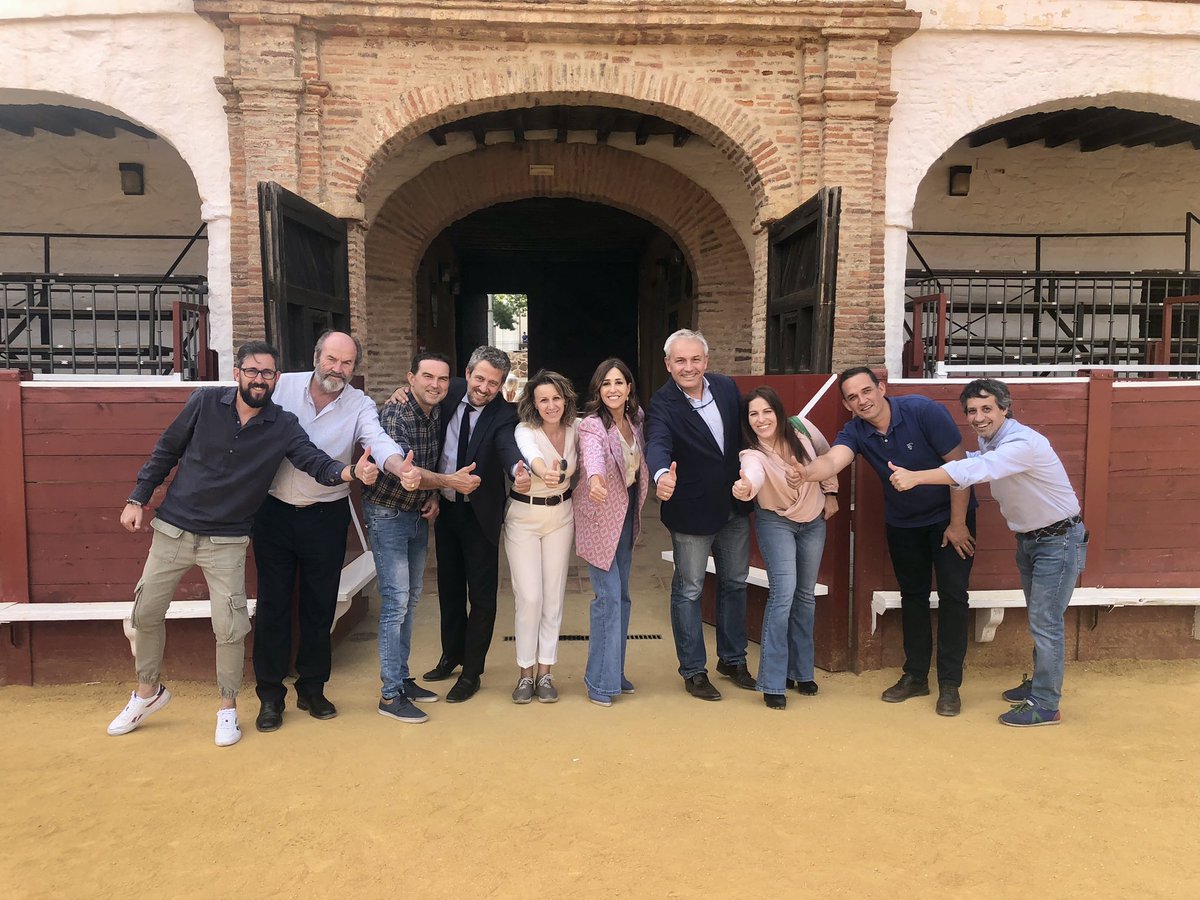 rosaromerocr's tweet photo. Gracias a @jaimedeolano por su interés en conocer las inquietudes de #Almadén y las ilusionantes propuestas de la candidata a la alcaldía @RJurado_Almaden
Los diputados del @GPPopular reclamamos el impulso de #MAYASA y la Dehesa de Castilseras para reactivar la economía comarcal https://t.co/X7L0qOuFQu