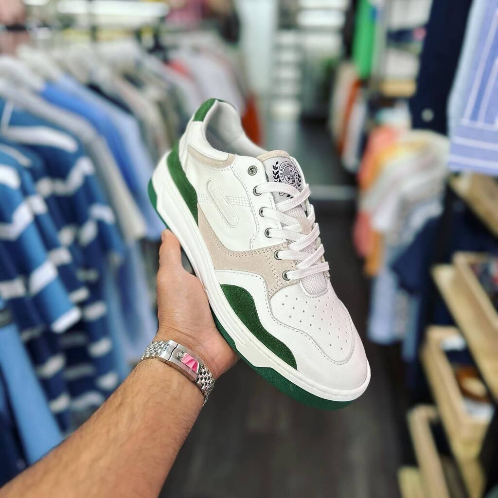 The basketball sneaker from Les Deux is a must shape for this seasons sneaker heads. instagr.am/p/CsWjeQCo4Zc/