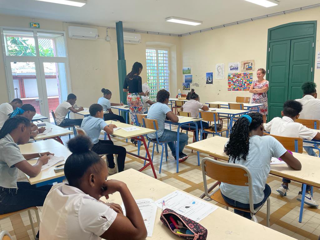 CasnavG's tweet photo. DELF SCOLAIRE SAISON 2023 …🎉 
On continue avec l’épisode 2 : Niveau A2 🎬 
Bon courage à tous nos candidats de l’@AcGuadeloupe 
@TCFDILFDELFDALF https://t.co/PTWzsl2hmy