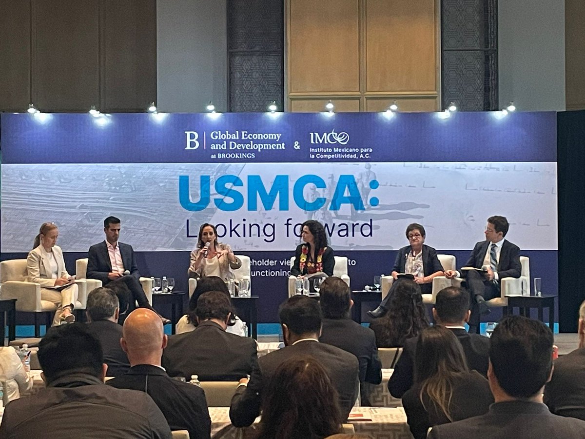 maricarmenbe71's tweet photo. Un lujo contar con las valiosas contribuciones de @Beaseconarte1  @ruizmassieu @Sylvia_OrtegaS y Gerardo Cervantes de @SaaviEnergia. Teniendo conversación desde los diferentes ámbitos de la competitividad mexicana se llega más lejos 🤝🏼
#TMEC https://t.co/EpvoAfeVUh