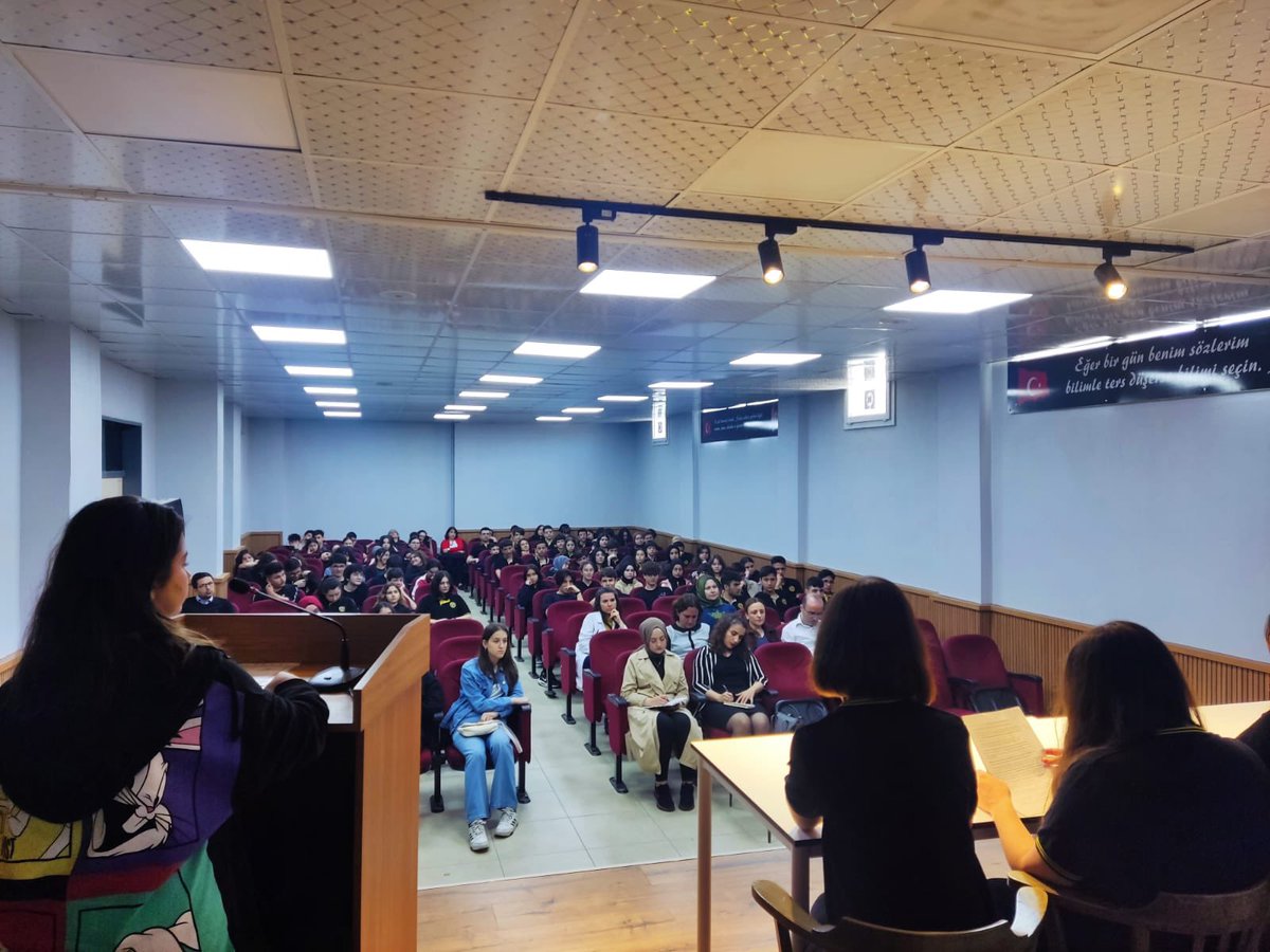 AnadoluManisa's tweet photo. Manisa Anadolu Mektebi Yazar Okumaları kapsamında Soma ilçesi Soma Borsa İstanbul Fen Lisesi öğrencileri Mustafa Kutlu Okul Panelini gerçekleştirdi. @mdikici45 @il_mem_45 @fevziyuksel45 @anadolumektebi @meb_ttkb https://t.co/RsEQOk3YE3
