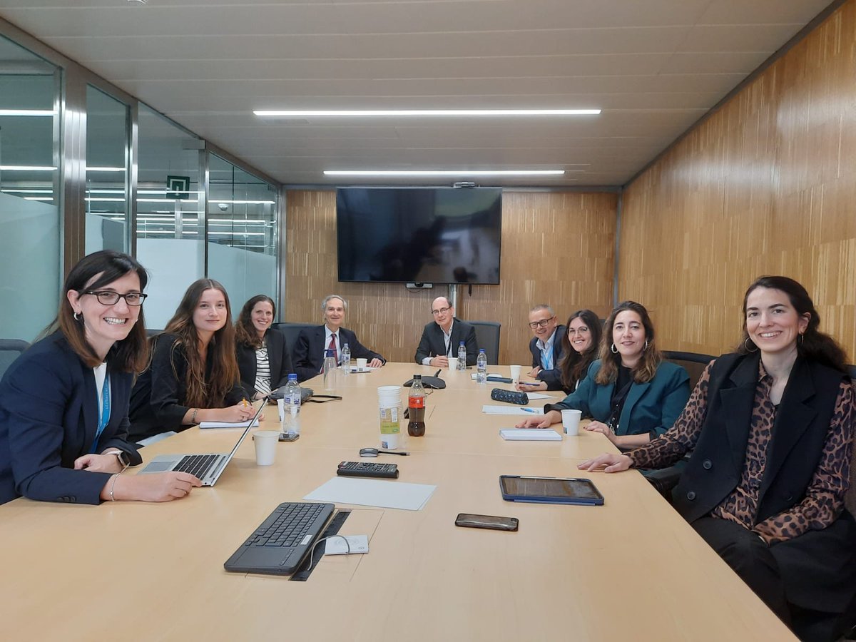 Sesión de trabajo del equipo <a href="/wecareuic/">Cátedra WeCare UIC Barcelona</a> de la @UICbarcelona con el Dr Bruera @edubru para compartir experiencias en investigación en #cuidadospaliativos