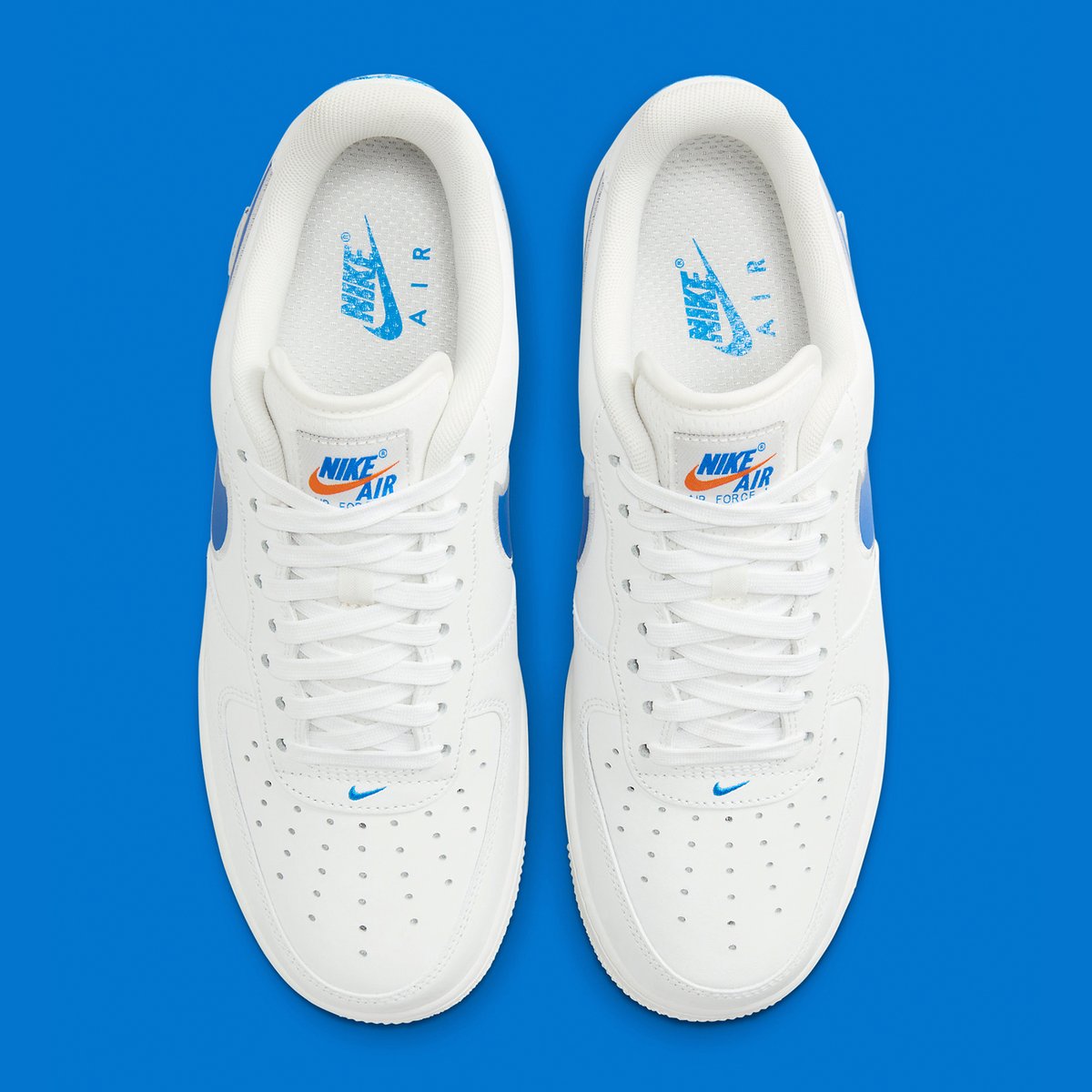 houseofheat's tweet photo. BIG SWOOSHES on this new Air Force 1 Low 👀

SEE MORE: https://t.co/krU3qS45rD https://t.co/LUQ5jyMXP5