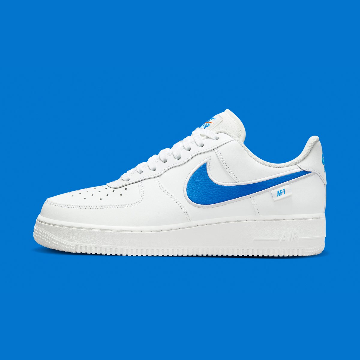 houseofheat's tweet photo. BIG SWOOSHES on this new Air Force 1 Low 👀

SEE MORE: https://t.co/krU3qS45rD https://t.co/LUQ5jyMXP5