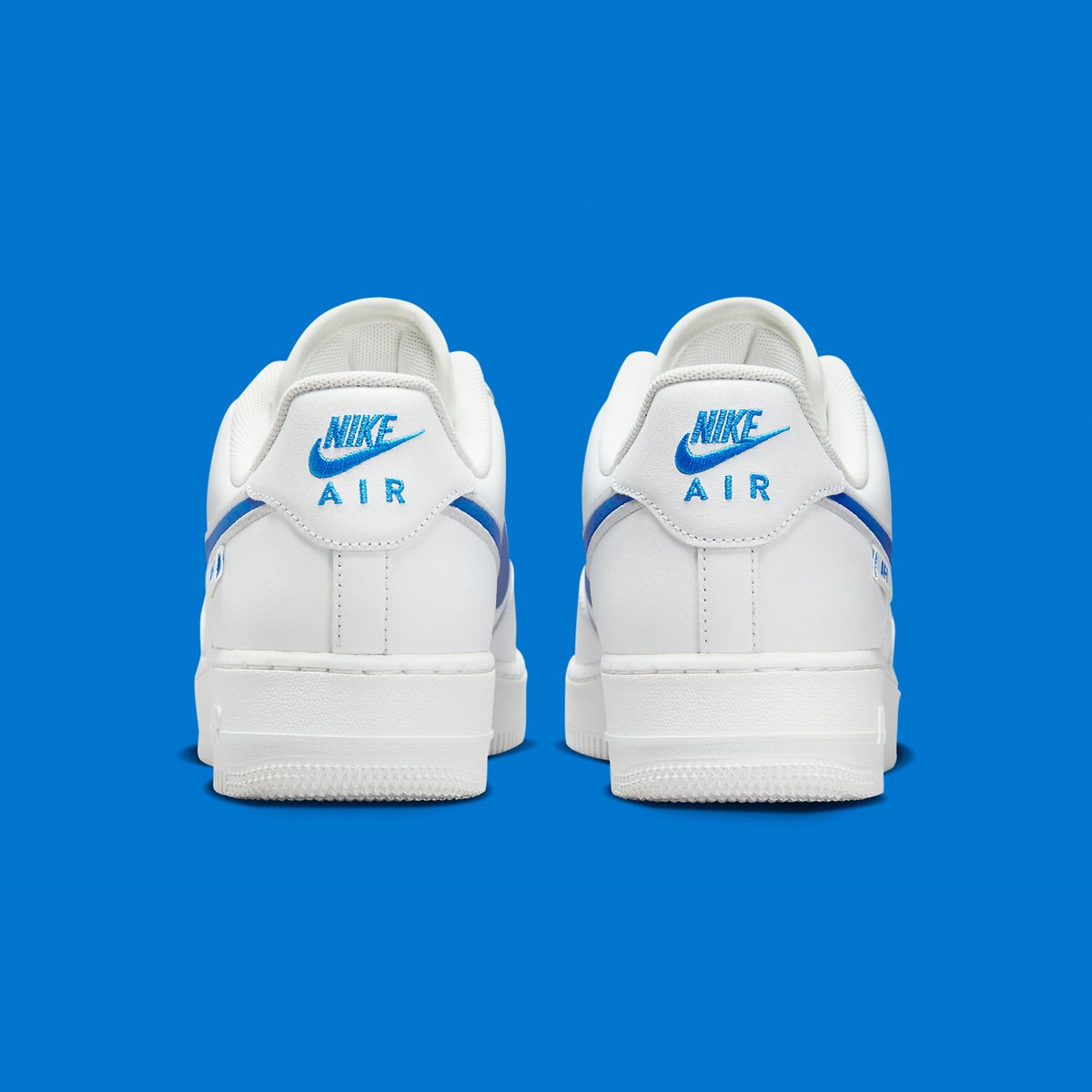 houseofheat's tweet photo. BIG SWOOSHES on this new Air Force 1 Low 👀

SEE MORE: https://t.co/krU3qS45rD https://t.co/LUQ5jyMXP5