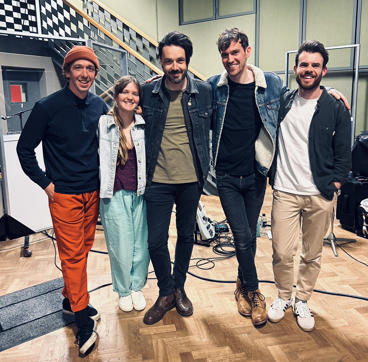 Tonight on #bbcquaysessions we have @TommyAshbyMusic and band live in session and in conversation. Plus, @RachaelDadd picks her favourite live album and loads more. It’s gonna be good! 8.05pm @BBCRadioScot and @BBCSounds