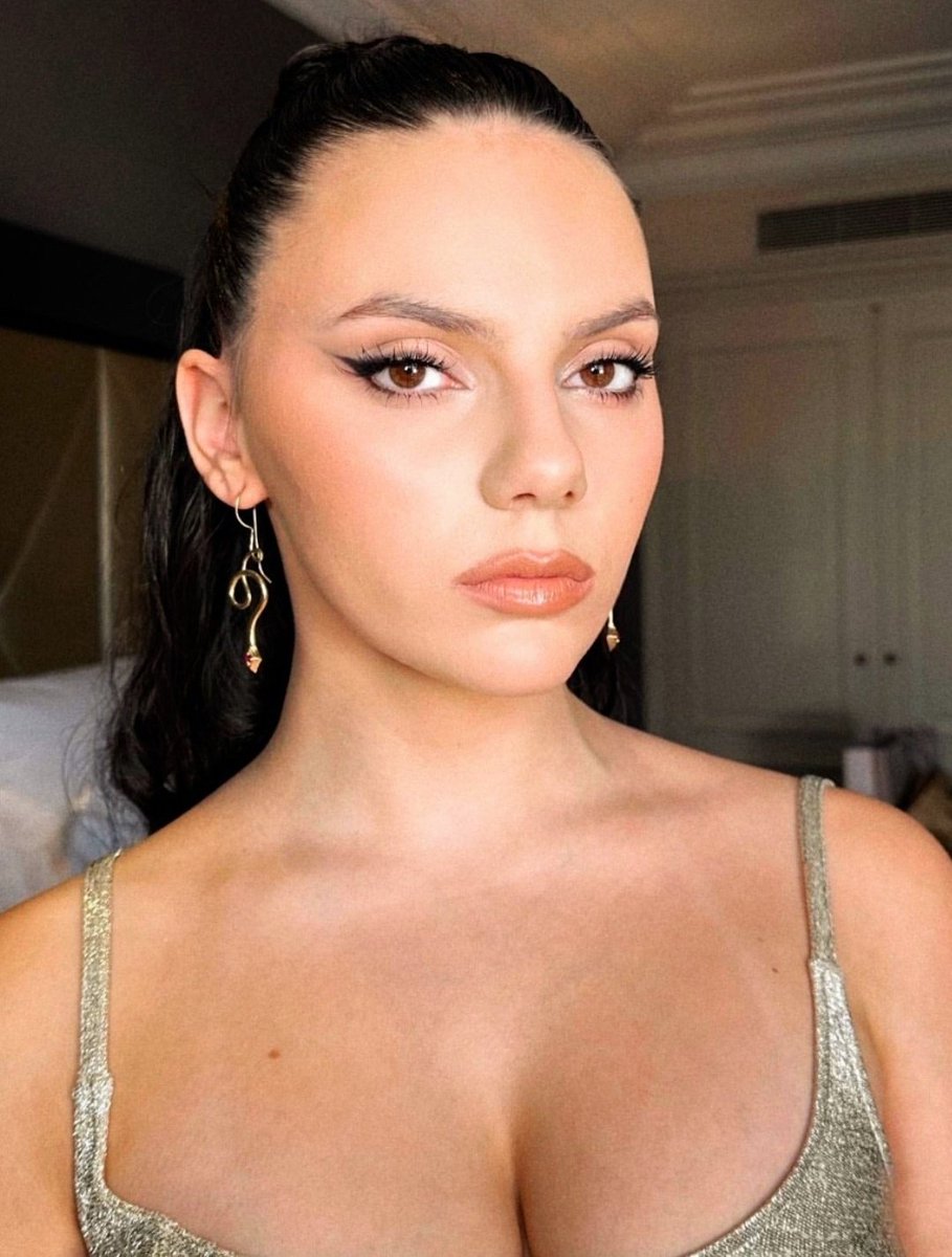 Celebsquad on Twitter "Dafne Keen"
