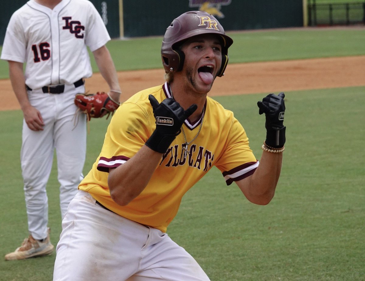 BYE BYE BASEBALL! Hunter Sute MASHES his first homer of the season to extend the lead!

T7 | No. 5 Pearl River 10, No. 13 Itawamba 1. 

🖥LSUEBengals.net/DigitalNetwork
🎙WRJWRadio.com
🐾#RRR
⚾️#ROARwiththeBEST