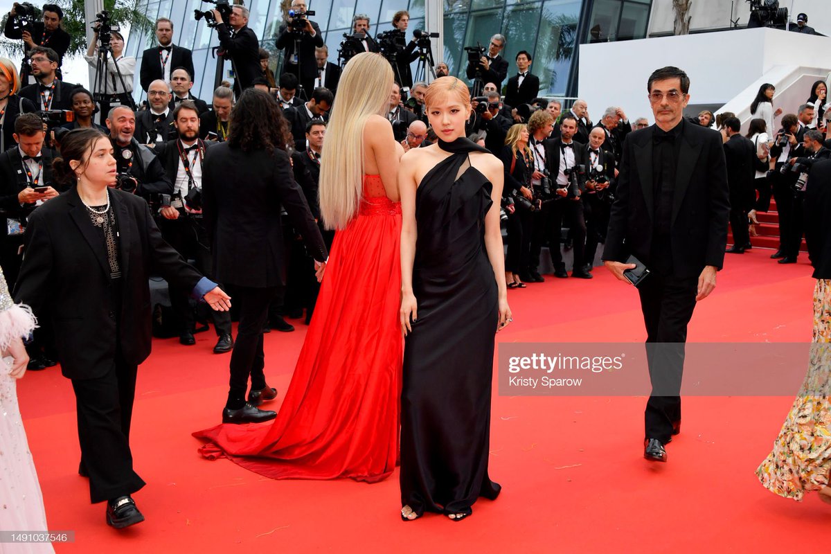 Jeff__Benjamin's tweet photo. Rosé of @BLACKPINK stuns on the red carpet at the 76th Annual Cannes Film Festival

The singer-songwriter attended the premiere of 'Monster' taking place at Palais des Festivals https://t.co/aKppP8Kagy