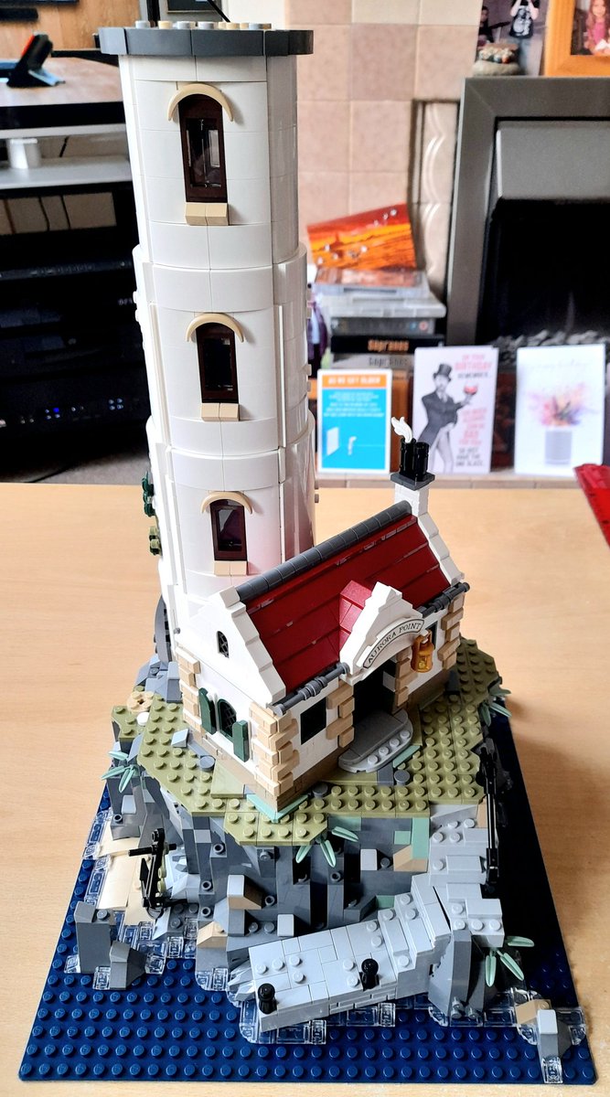 RogerMaybank's tweet photo. Motorised Lego Lighthouse. Part 12 of 13. Bag. Knoll. Build. #AfolwacsForever https://t.co/3XGMdxr6Ok