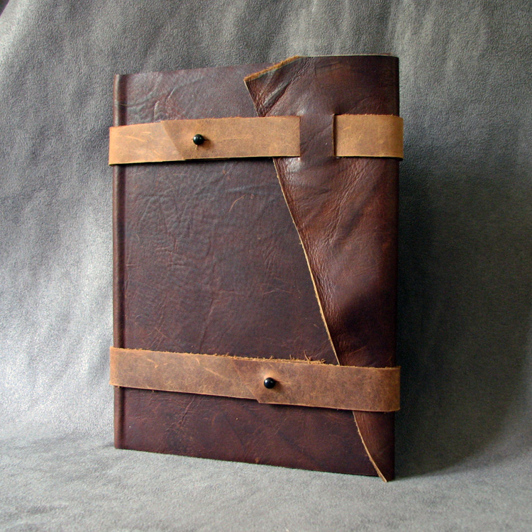 waywrdaughter67's tweet image. QRT this tweet with #SaveWalkerIndependence and I'll pick a winner end of day Friday May 19th for this rustic leather journal. I'll cover shipping. Open to U.S. and Canada only on this one. @jarpad @TheRealPhilemon @katedangerfield