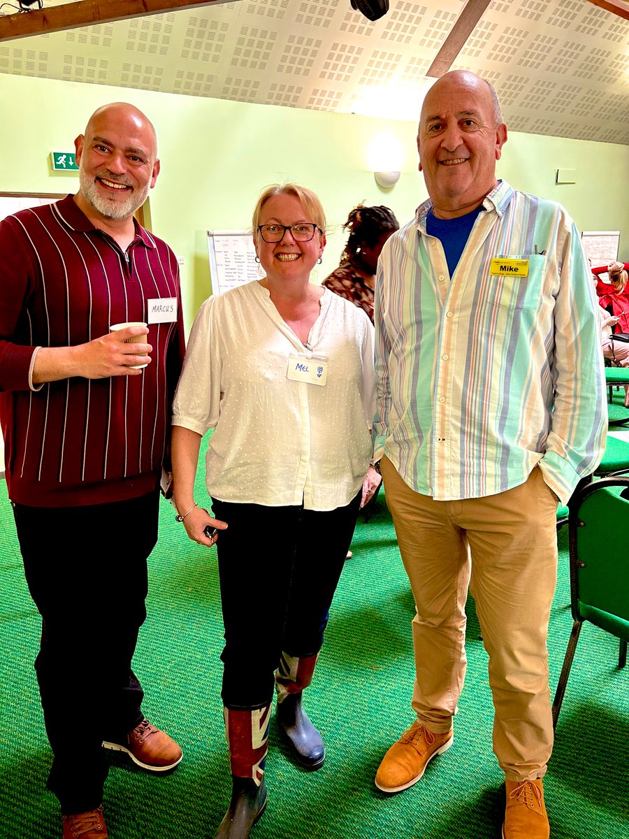 Ballysaxboo2's tweet image. @AcademyFrimley #2020ProgrammeC7 a fabulous day 3. Community visits. #Bracknell Thank You! #Systemcraft and Change Challenges. 
Building trust, reconnection &amp;amp; bonding. #SelfDevelopment #SystemLeadership 🥳🥳🥳 @BobbyCo31449082 @Dochayter @MaggieWoods10