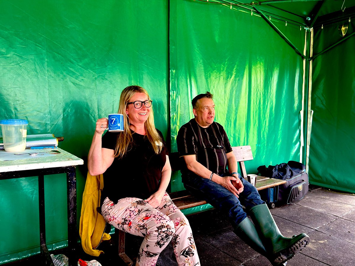 Ballysaxboo2's tweet image. @AcademyFrimley #2020ProgrammeC7 a fabulous day 3. Community visits. #Bracknell Thank You! #Systemcraft and Change Challenges. 
Building trust, reconnection &amp;amp; bonding. #SelfDevelopment #SystemLeadership 🥳🥳🥳 @BobbyCo31449082 @Dochayter @MaggieWoods10