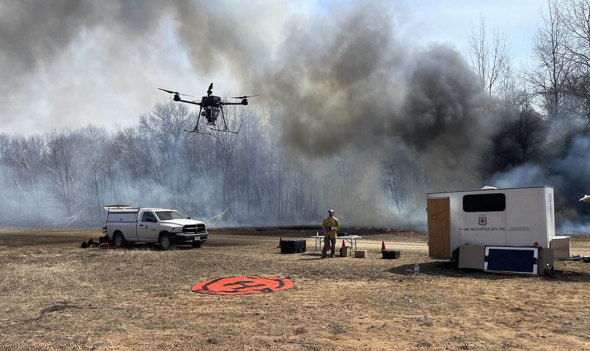 usfs_r9's tweet photo. Check out our latest #EasternRegion story on Inside the #ForestService about the use of #Fire #Drones in #PrescribedFire in central #Wisconsin on #DoD land making these operations safer. #CNNF #TNC #JobCorps
➡️https://t.co/NMuIzwETlb⬅️ https://t.co/9kiu8bBB0o