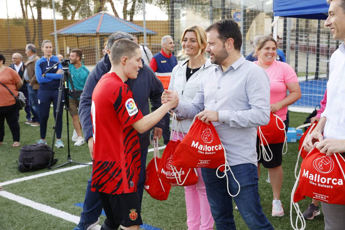 EsportsConsell's tweet photo. 🥅 El partit posa la base de la futura lliga #Insuperables organitzada per la
@fundacioffib @FFIB_oficial. 

🎯 Objectiu: un esport com a eina d'hàbits i sociosanitària.

✅️ Inclusió i hàbits
✅️ Integració i pertinença de grup

#Inclusió
#EsportNet
#Diversitat
#EsportSocial https://t.co/PAM5Roa95W