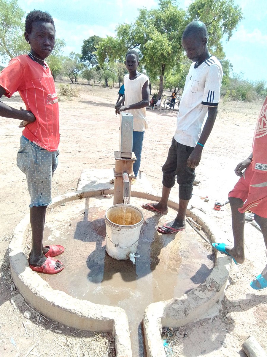 OneHeart1Lif3's tweet photo. RT waterisbasic "Abuola Garang Deng, a head teacher at Panjap Primary School, was worried students would continue to miss out on their lessons because of a broken well. WFP ceased food assistance since children were no longer attending. The well is r… https://t.co/nr5Q9yZE8u"