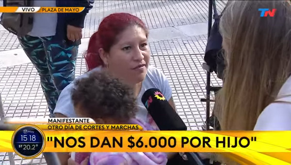 DuarteMati's tweet photo. Así te quiere el kirchnerismo. Domado con planes sociales, y cuántos más hijos tengas, más plata de tus impuestos van a ir a parar para mantener vagos, embarazadas, brutos e ignorantes. Esto se tiene que terminar. No se puede seguir así. https://t.co/6NxKDSnI3I