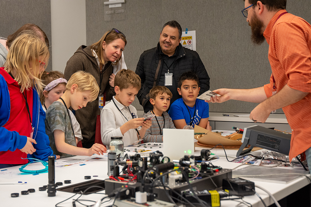 IDA_org's tweet photo. Thank you to all the @ACPSk12 students and parents, IDA staff, exhibitors and volunteers for a fun and educational evening at this year’s #ScienceUnrestricted! @acpsFACE #LifeatIDA #STEMeducation https://t.co/fyJ2zxlbEt