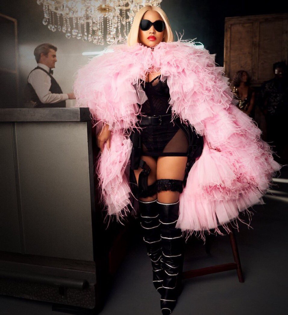 lateminaj's tweet image. #DoWeHaveAProblem was a moment in time😌