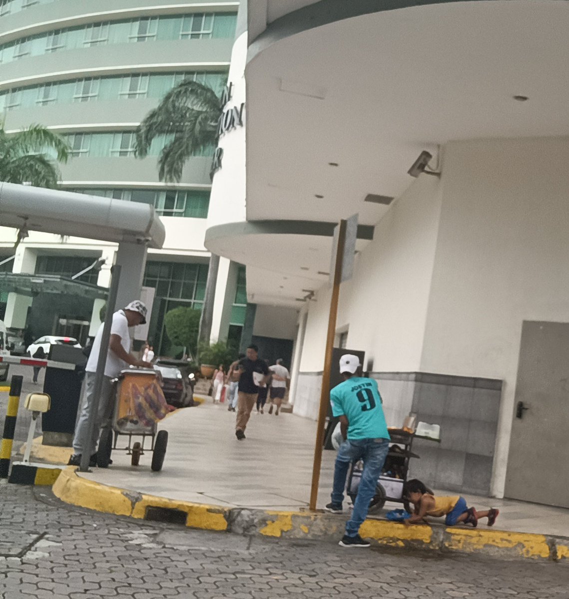 karoxD__'s tweet photo. Fui ayer a ver a la señora de los maduros del Equilibrium y ni la señora ni transferencias y que verga para la gente de twitter. https://t.co/WvMsJXNH8k
