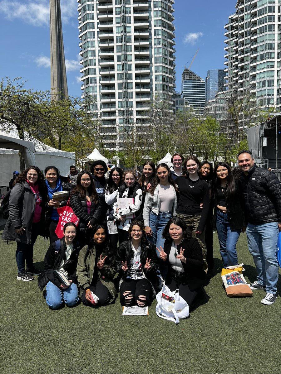 Being a teacher-librarian never disappoints.  What a wonderful day at the Toronto Harbourfront Centre celebrating the <a href="/ForestofReading/">Forest of Reading</a> White Pine awards with the @OLQWCA book club and <a href="/SHenson_teach/">Mrs. Henson</a>. Congratulations to all the nominees.  <a href="/HarbourfrontTO/">Harbourfront Centre</a> <a href="/OLQWLLC/">OLQWCA Library Learning Commons</a> #YCDSBLibraries