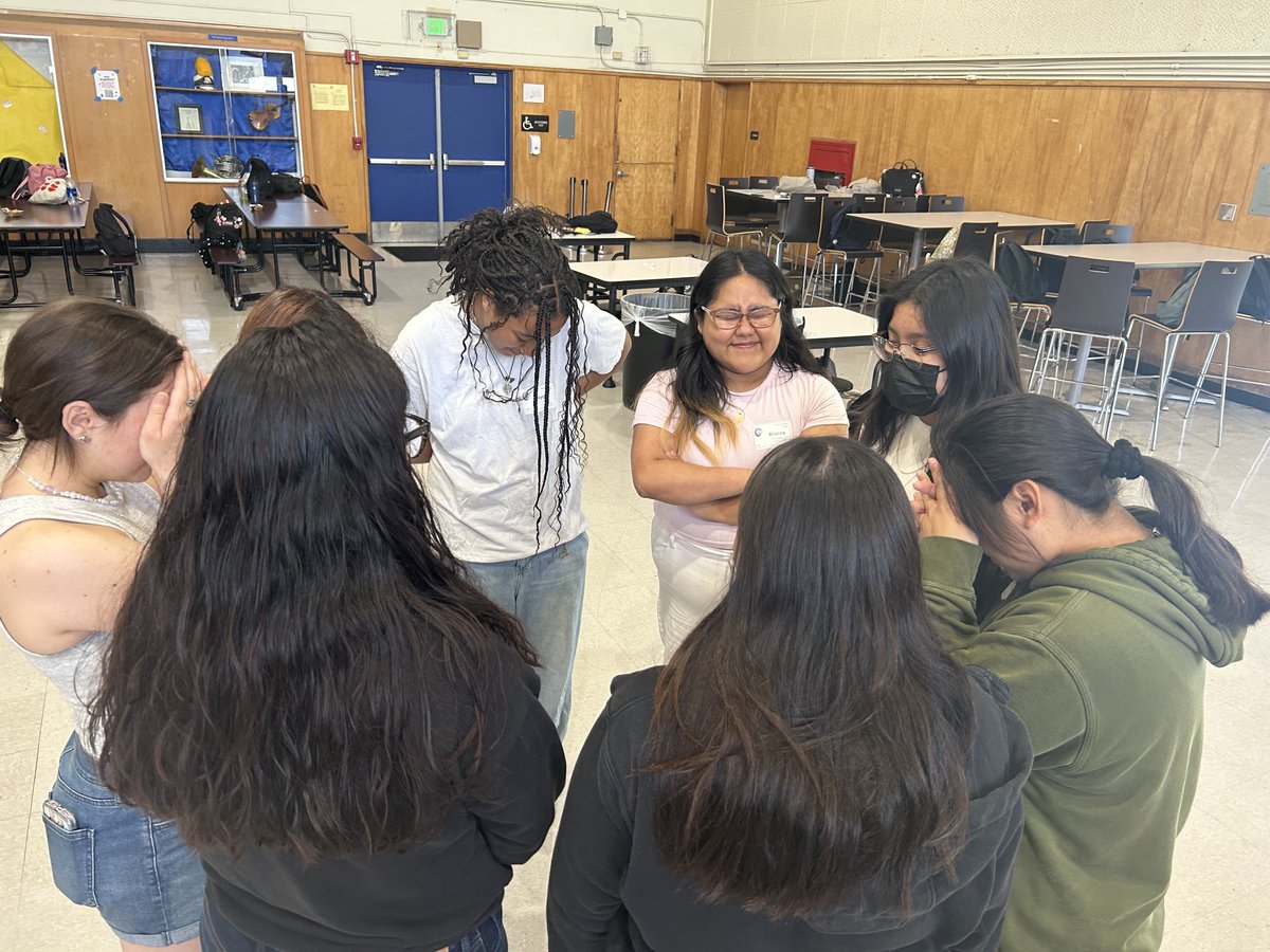 hi_ms_taylor's tweet photo. Link Crew 2023-2024 in the making! Our leaders crushed May Day. Can’t wait to welcome our future wolves in August! 💙🐺 ⁦⁦@YgnacioValley⁩ https://t.co/vsrWxS9vJZ