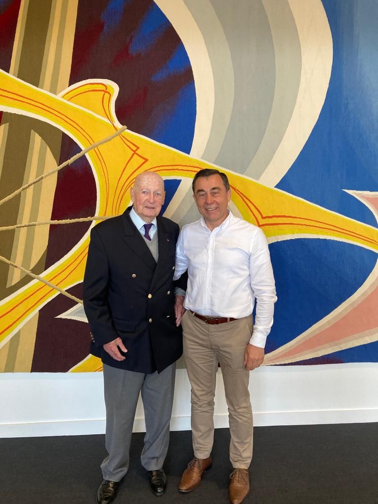 a_leboeuf's tweet photo. Figure de la Résistance, déporté, Maire des Sables d’Olonne, Député… c’est une joie d’accueillir Pierre MAUGER pour fêter son 100è anniversaire ! Un accueil à l’Hôtel du @DepVendee en ces murs où il a siégé au service des Vendéens en tant que Conseiller Général et Vice Président https://t.co/qNvbNLx8Fx