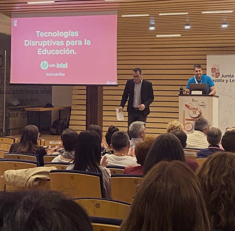 ITE_SL's tweet photo. Fantástica jornada #TICyL23 hoy en @feriavalladolid de mano de la Consejería de Educación @educacyl https://t.co/NPCgBXrqdZ