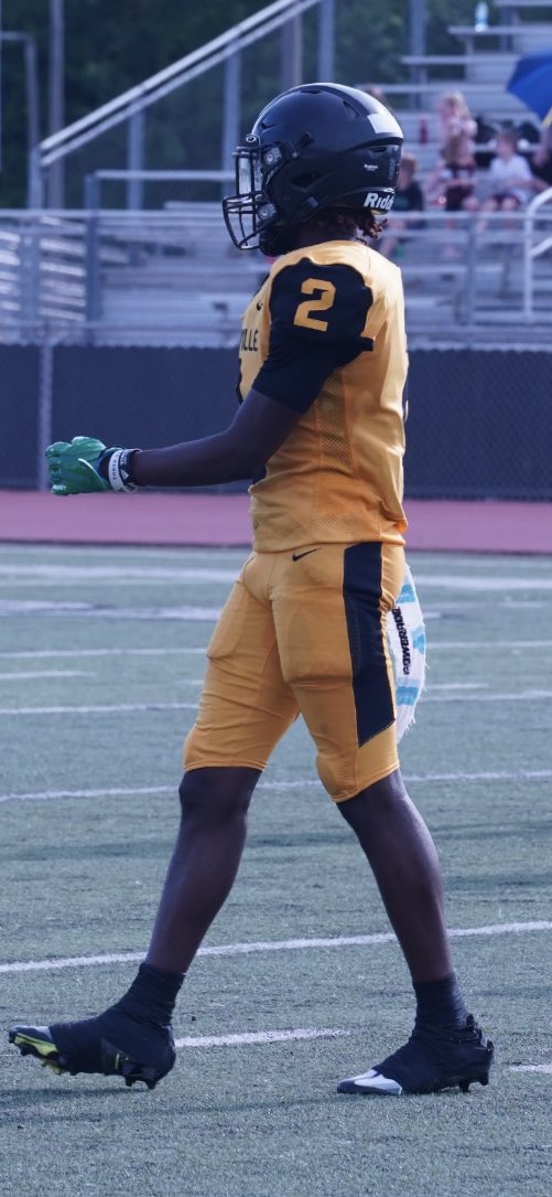 Smoov3T's tweet photo. spring ✅ senior szn loading.. https://t.co/md1lWEj1S4