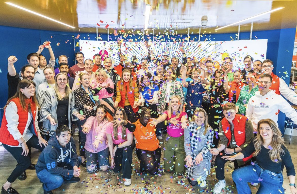 HR_Nebel's tweet photo. When RG’ers get together to celebrate, it’s always spectacular!! 🎉 This week Reward Gateway  became a unicorn achieving a sale of £1.15bn 🦄 We now enter into an exciting new partnership between @RewardGateway and @Edenred 

#rewardgateway
#edenred https://t.co/Gfu1gVtSry