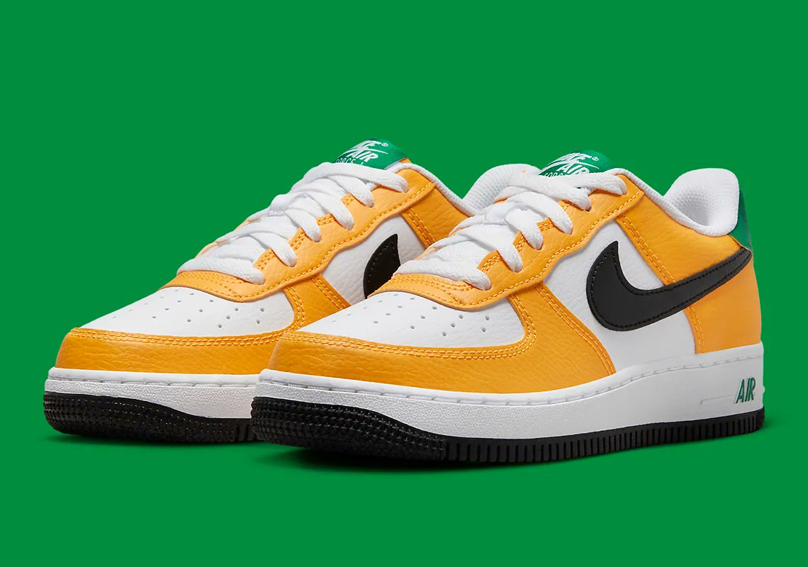 SneakerNews's tweet photo. Oakland A's fans just got some new gear for the season. ⚾️ https://t.co/jiyIwyDVQ8