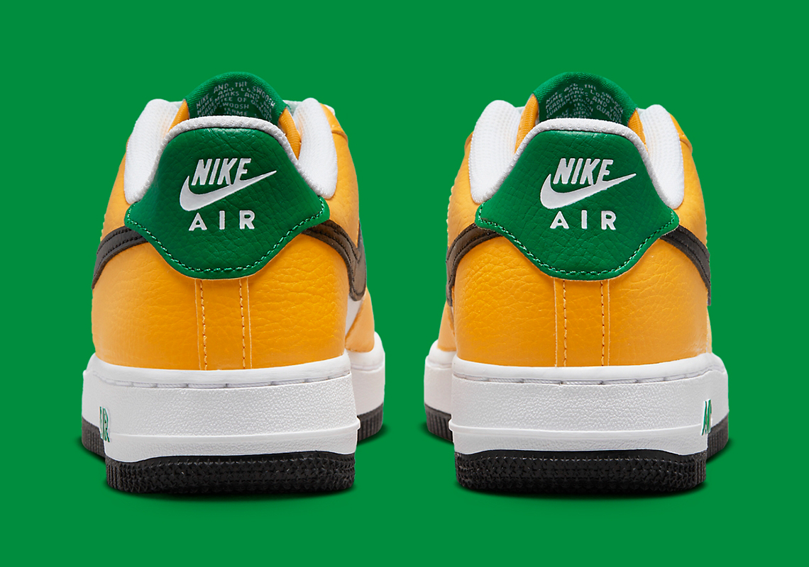 SneakerNews's tweet photo. Oakland A's fans just got some new gear for the season. ⚾️ https://t.co/jiyIwyDVQ8