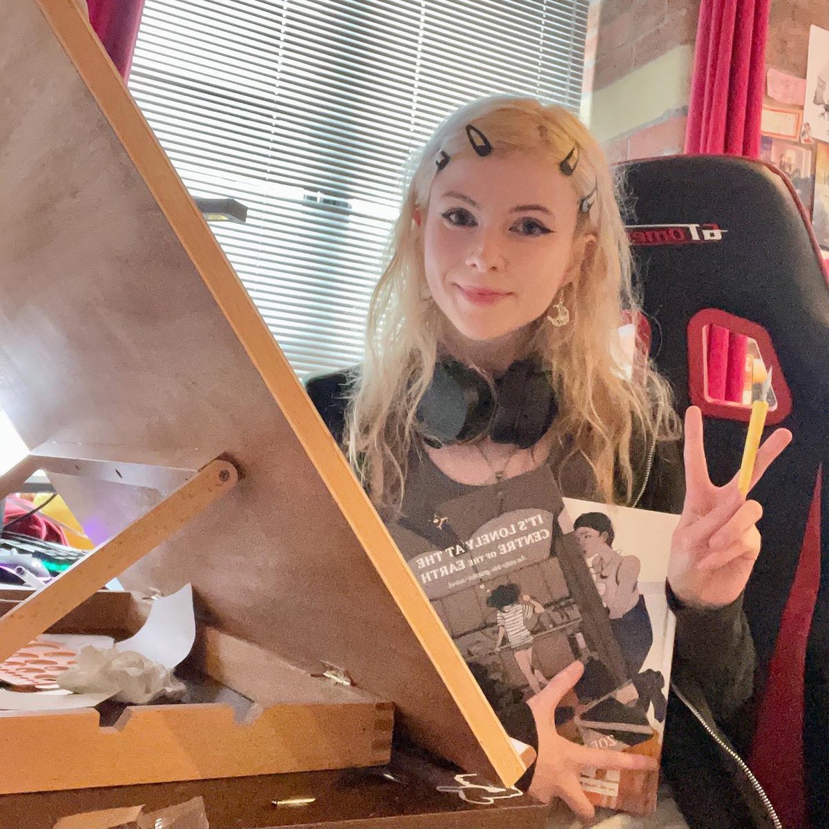 zoethorogood's tweet photo. So.. I’m nominated for 5 Eisners this year. I’m a little overwhelmed but here’s a quick but genuine thank you all for your support that allows me to keep creating. Truly. Not expecting to win any of these bastards but just to be nominated means the world, much love https://t.co/hfyOCkfgIy