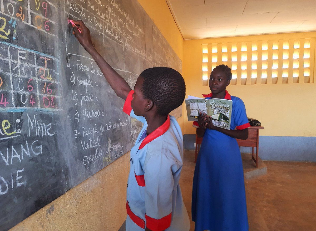 WFP_Cameroon's tweet photo. #Cameroon🇨🇲

Home-grown #SchoolFeeding can contribute towards better #Education success rates📚🎯
At Beka Matali primary school in #Adamawa 💯% of pupils passed their exams👩‍🎓👨‍🎓

#ZeroHunger
#HGSF
#ChangingLives
#SDG4 https://t.co/klnrEVfMHM