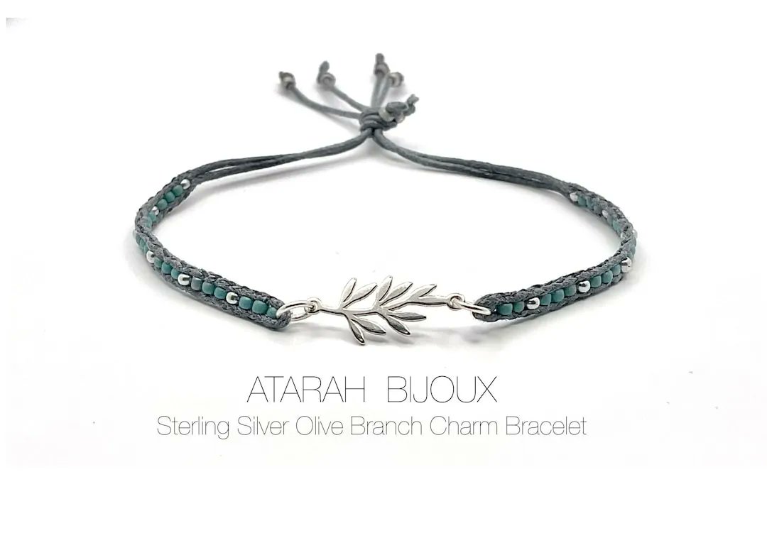 Sterling Silver Olive Branch Charm Bracelet
#BohemianJewelry #EthnicJewelry #JewelryTrends #BohoChicJewelry #urbanchicstyle #CharmBracelet #Accessories #Bracelets #AtarahBijoux
buff.ly/3MXSaTf