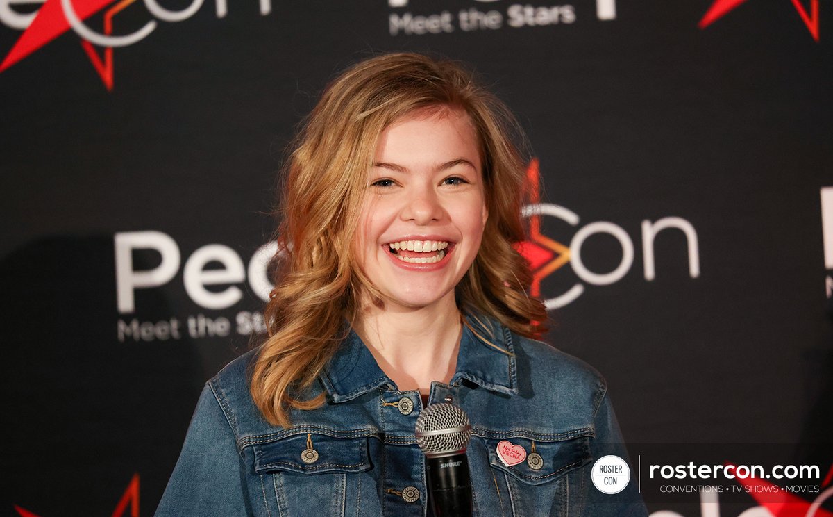 RosterCon's tweet photo. #SFM7 - Les photos des panels de dimanche avec Eduardo Franco et Livi Birch sont sur le site / Photos of Sunday's panels with Eduardo and Livi are on our website. #StrangerThings

📷 https://t.co/SLr0YCkPIX https://t.co/5SDXHxBNBK