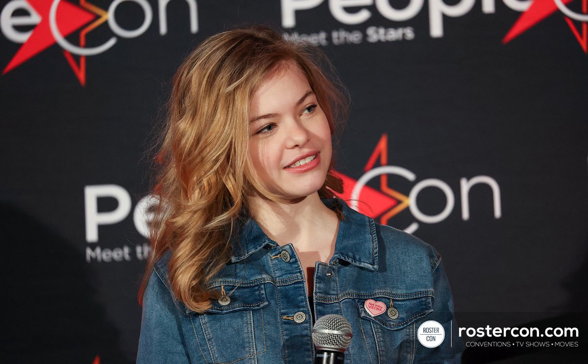 RosterCon's tweet photo. #SFM7 - Les photos des panels de dimanche avec Eduardo Franco et Livi Birch sont sur le site / Photos of Sunday's panels with Eduardo and Livi are on our website. #StrangerThings

📷 https://t.co/SLr0YCkPIX https://t.co/5SDXHxBNBK