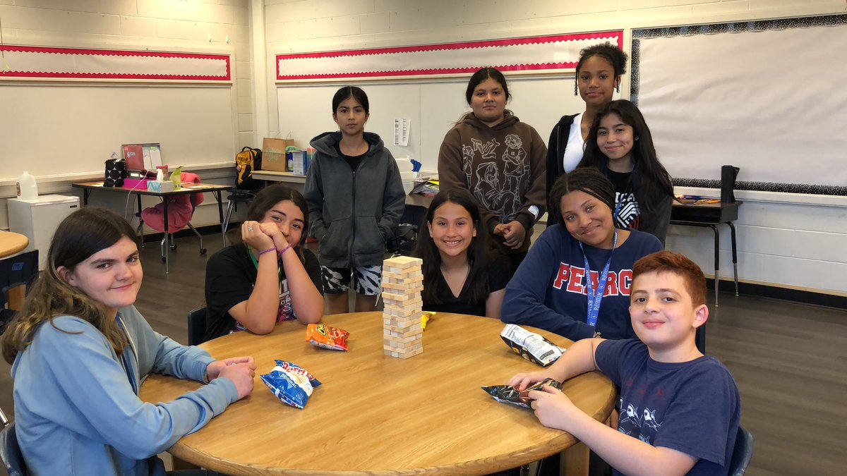 Celebrating with these fabulous 6th graders! I have enjoyed working with them and watching their scores soar! #proud2beNRE
#risdbelieves
#risdlitandint
#risd_soars
#TRAinRISD
#RISDmath