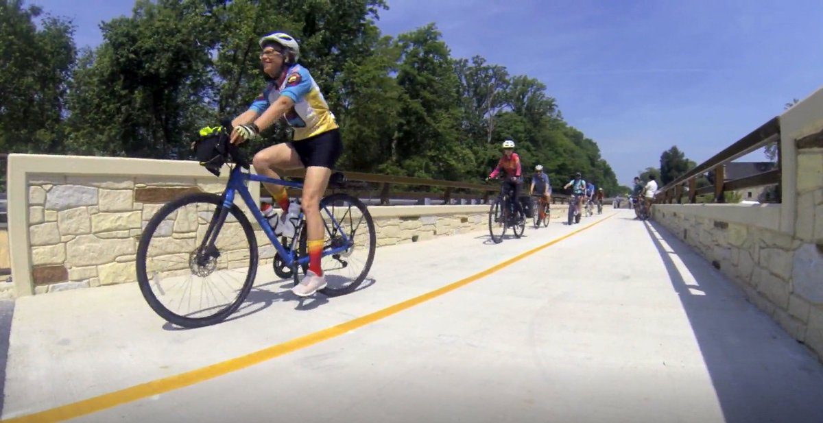 fairfaxtv16's tweet photo. @DanStorck, @JeffreyCMcKay, #FCDOT &amp; @ffxpublicworks celebrate the completed #MountVernon Memorial Hwy Trail, part of a $100m commitment by @fairfaxcounty Board of Supervisors towards #pedestrian &amp; #infrastructure improvement over the next 6 years. VIDEO: https://t.co/4Uv04vpQhj https://t.co/YtSteYkpZL