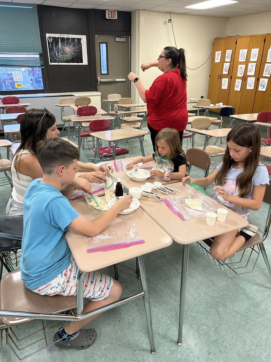 Kirsten Higgins tweet media