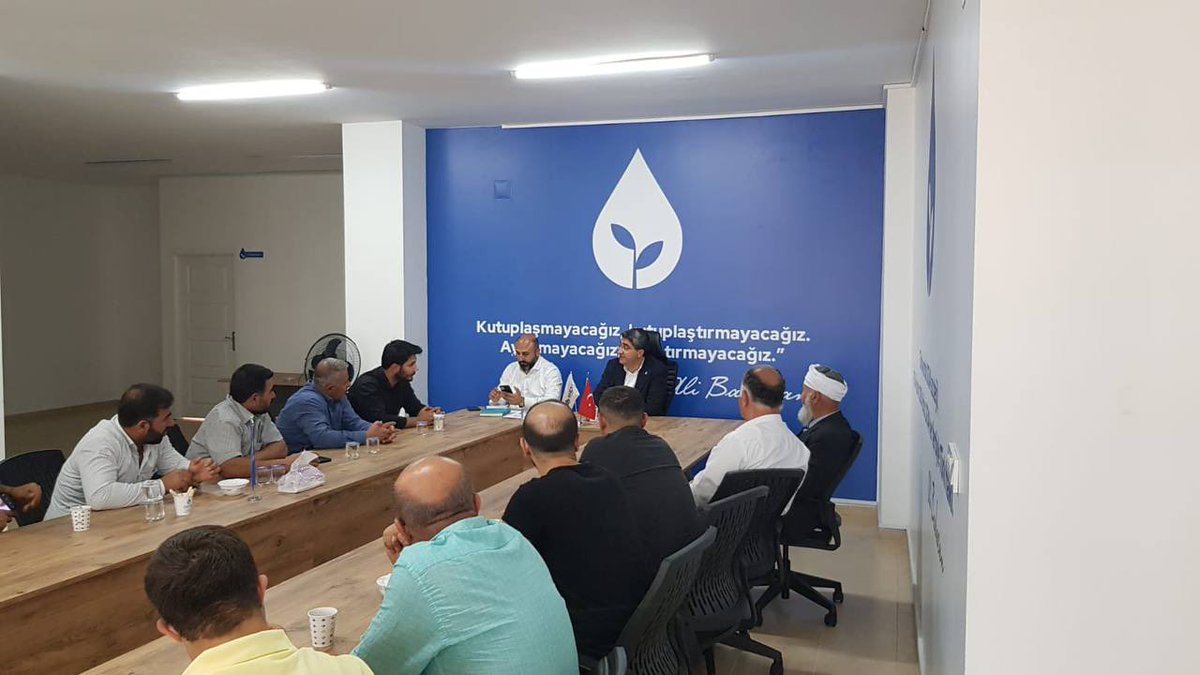 Em spasiya her welatiyên xwe yên ku hatin avahiya parêzgariya me ya Mêrsînê û meqama me ya parlementeriyê ya ku me bi îradeya gelê xwe ji refên CHPê bi dest xist, pîroz kir.