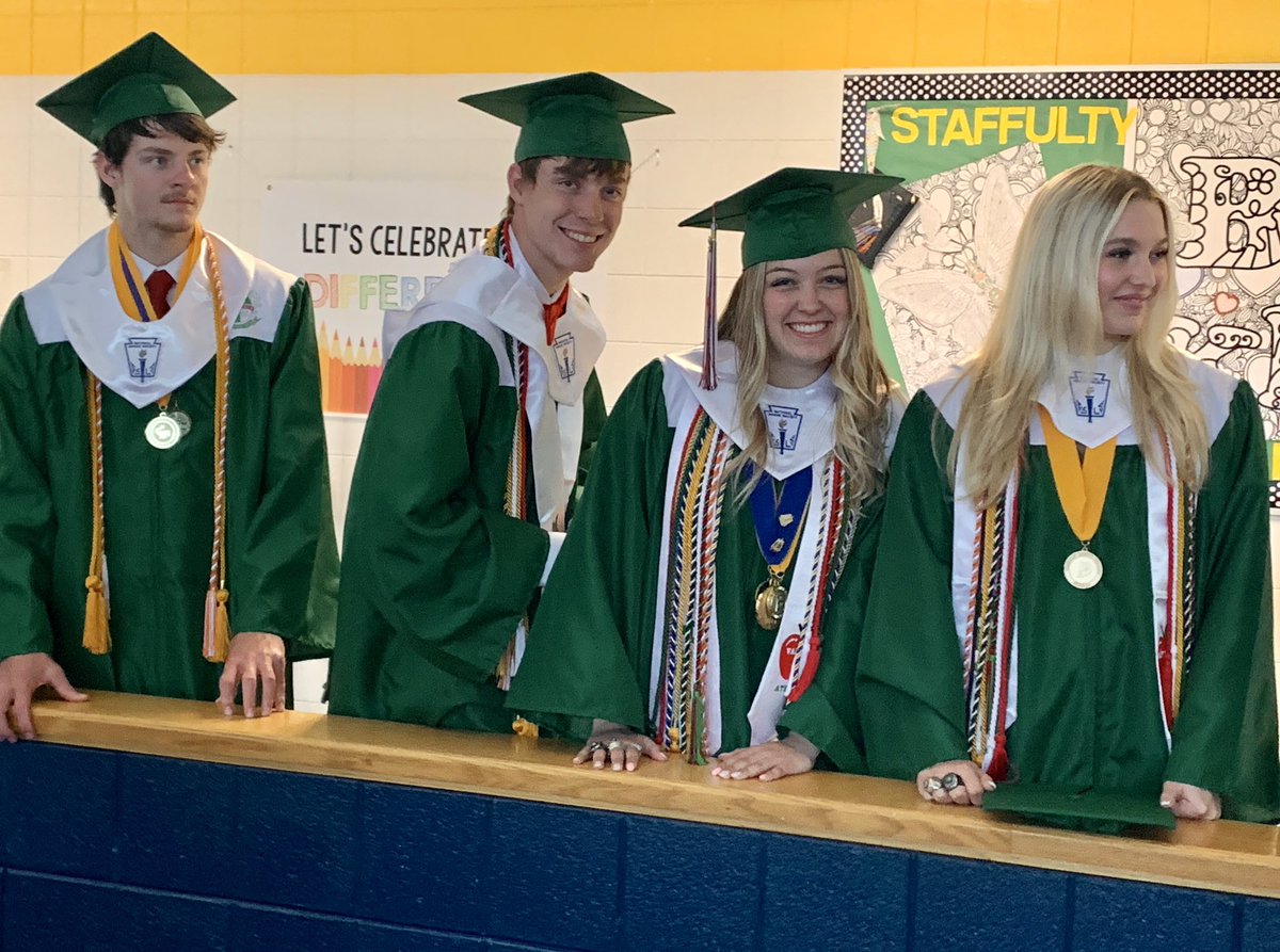 We loved seeing our former RedHawks, 🎓 now Seniors @MuHSAppleman, visit our <a href="/MRI_Family/">MRI</a> students and Staffulty today. 👩‍🎓 👨‍🎓 Best of luck to everyone in the #Classof2023. <a href="/BerkCoSchoolsWV/">Berkeley Co. Schools</a>