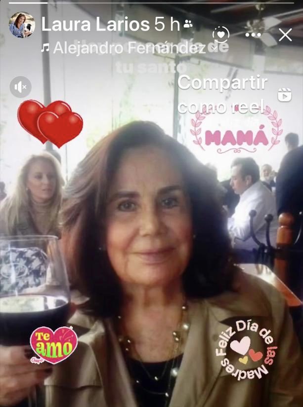 LorenaLariosR's tweet photo. Esta señora bonita, amante de los perritos 🐶, del mar 🌊, de la Fórmula 1 🏁, de sus 3 hijas y 6 nietas, 2 hermanos y toda la familia, celebra hoy su cumpleaños y yo en la distancia de ♥️ con ella. 

Es mi mamá, Laura. 😘🤗🌺🌻 https://t.co/v7EQRaoqrb
