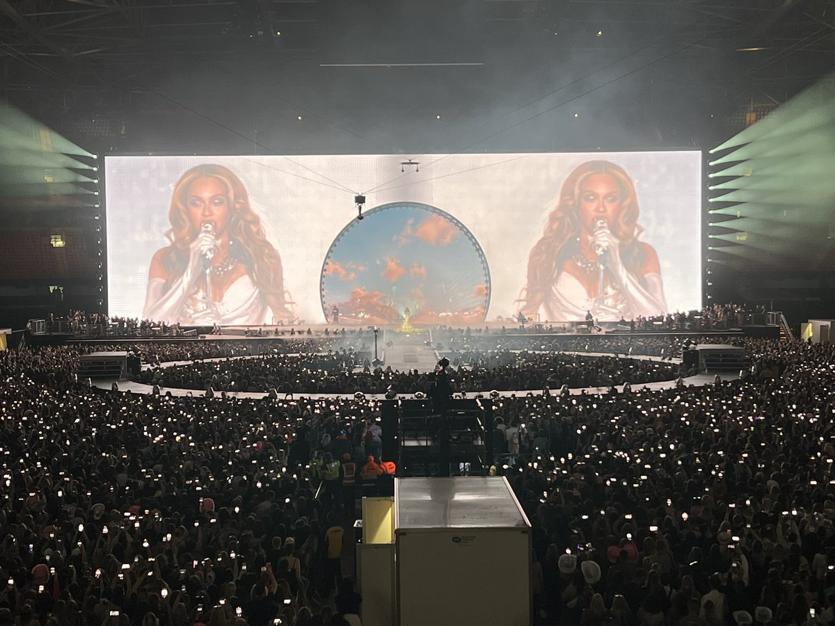Beyoncé has hit the stage! #Cardiff

🎫 bit.ly/RWTOURTIX #RWT2023