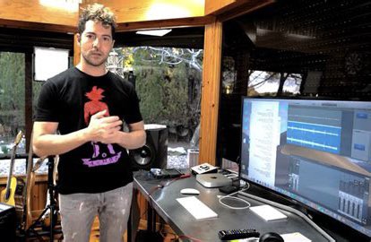 devsidestory's tweet photo. Bisbal, tras hacer log in en la consola de AWS: bueno, ¿cómo están las máquinas? Lo primero de todo. ¿Estáis bien? Venga vamos a hacer unas snapshots, venga https://t.co/0TbHMRj61p